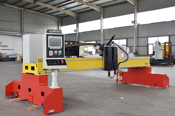 龍門式數(shù)控切割機到底比傳統(tǒng)切割機好在哪里?