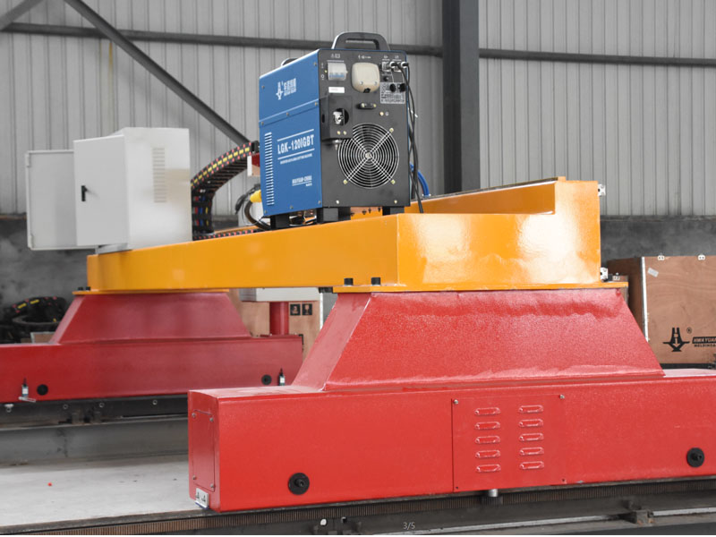 數(shù)控龍門(mén)式切割機(jī) 數(shù)控龍門(mén)式切割機(jī)